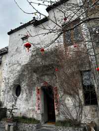 Wander the Waters of beautiful Hongcun