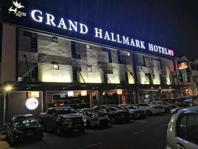 “Grand Hallmark JB — Simple Stays, Honest Value”