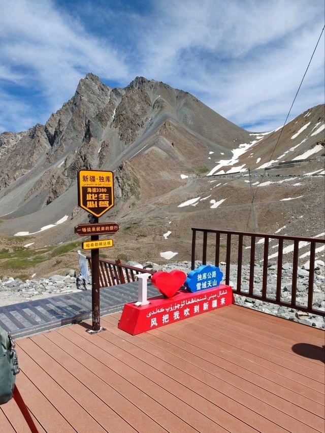 Snow Crown Tianshan: A Tour of Free Photo Spots