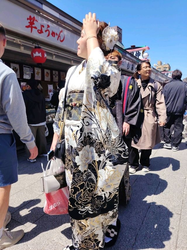“From Giant Lanterns to Tiny Dolls: A Soulful Stroll Through Asakusa