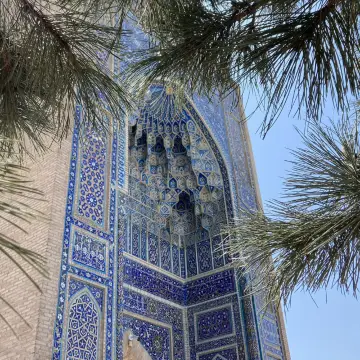 Discover the Timeless Charm of Gur-I Amir on a Budget!