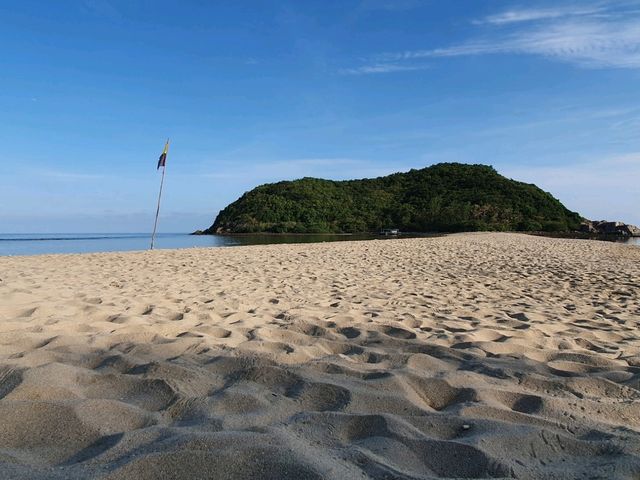 Ko Ma: The Beach That Swallows Itself (And Spits You Out Enchanted)