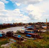 🌊 "Beyond the Temples: Dive into Lake Life at the Tonlé Sap Museum!" 🛶