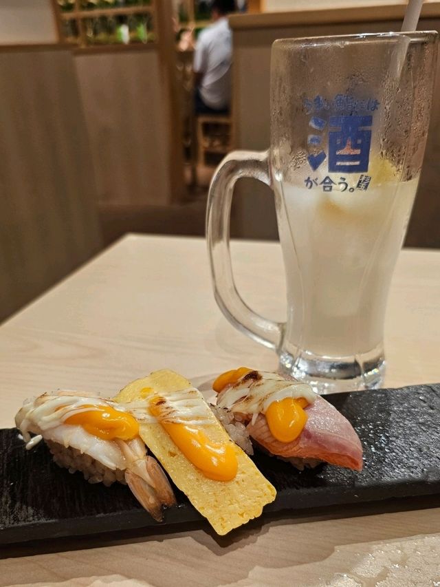 大眾壽司居酒屋，高質刺身，5至7點仲有飲品特價