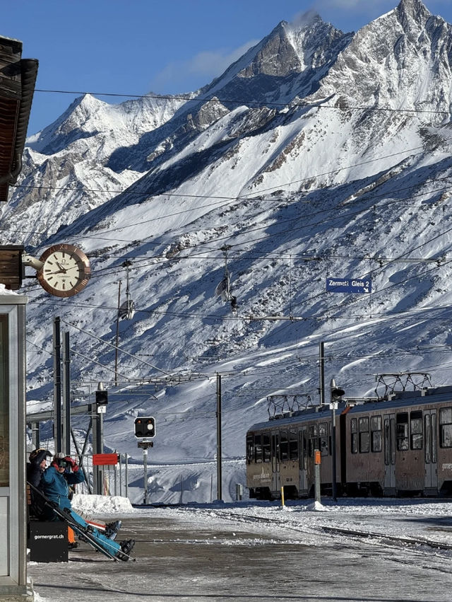 『🇨🇭采爾馬特』只有雪山、木屋、馬車和你! 