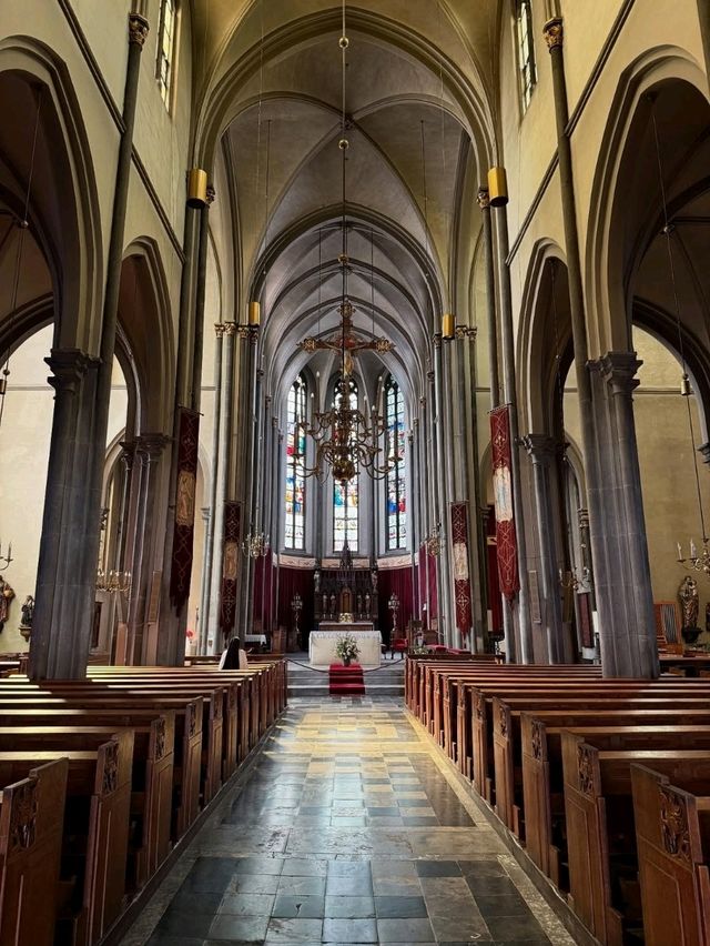 Exploring Sint-Martinuskerk in Maastricht