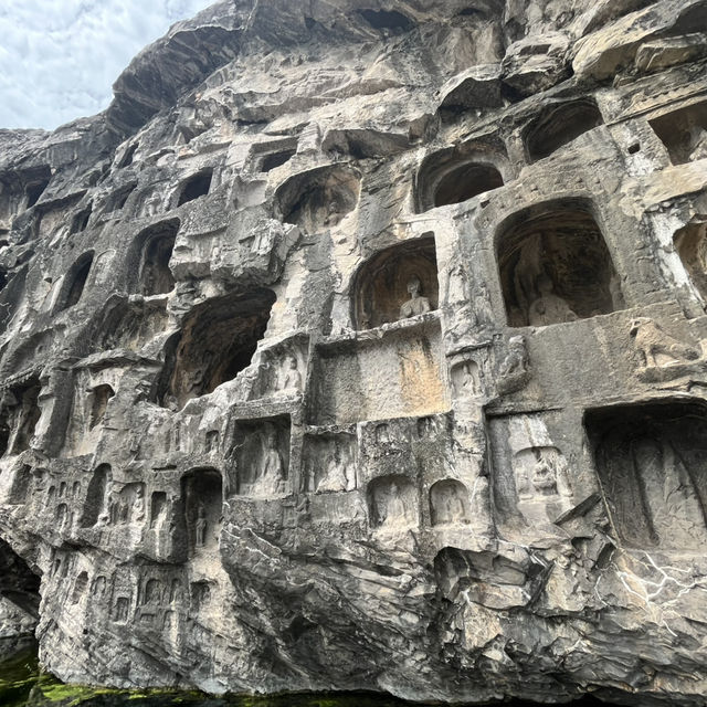 🪨 Longmen Grottoes — A Thousand Buddhas by the River