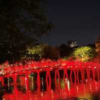 🐢✨ Hoàn Kiếm Lake – หัวใจของฮานอย 