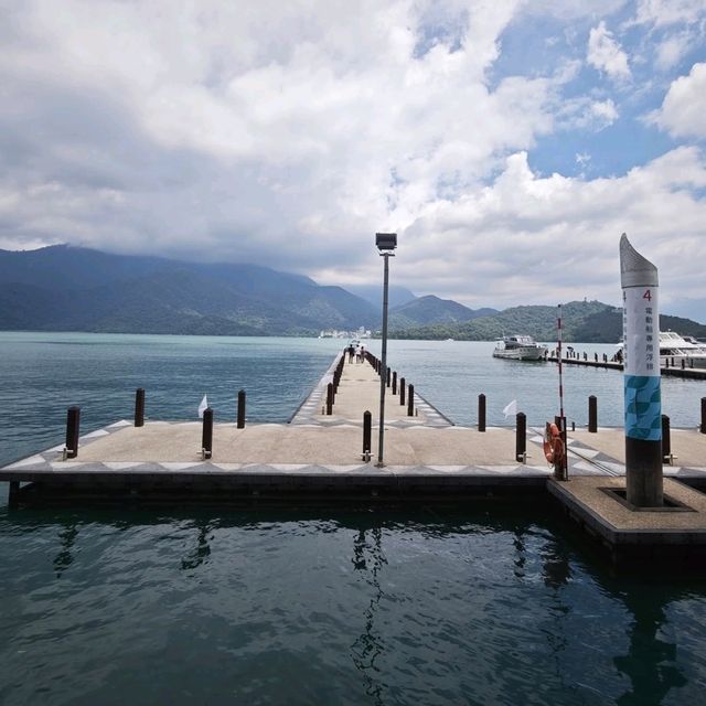 sun moon lake
