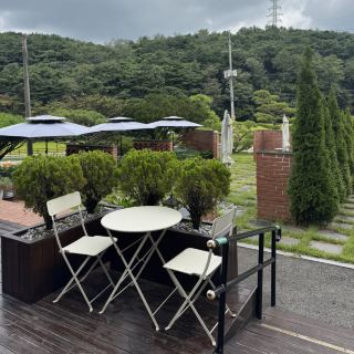 改造自寧靜家庭住宅的唐津熱門打卡點，Adis Brown 