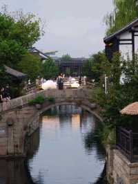上海晴天街頭人文風景