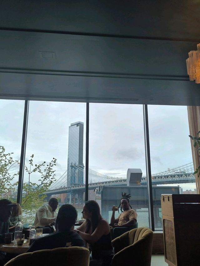 NY Brooklyn之行 - Dumbo區的復古商場Empire Store NY Brooklyn之行 - Dumbo區的復古商場Empire Store