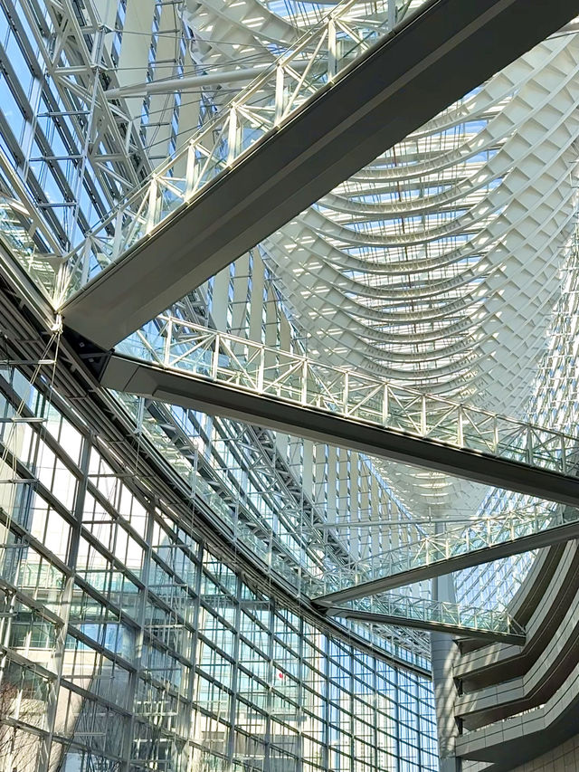 🍔 Urban Lunch & Architecture at Tokyo International Forum