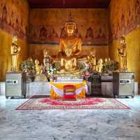 สักการะหลวงพ่อเสือที่พุทธสถานเชิงท่า – หน้าโบสถ์