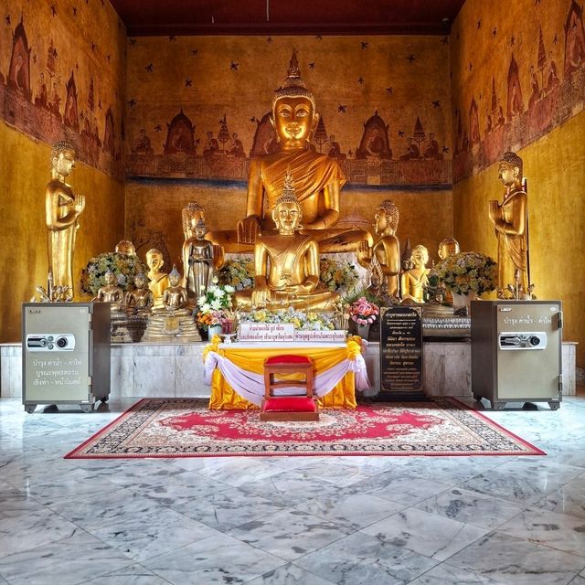 สักการะหลวงพ่อเสือที่พุทธสถานเชิงท่า – หน้าโบสถ์