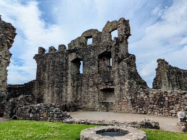 Stone and Silence: A Solo Wander Through Coity Castle