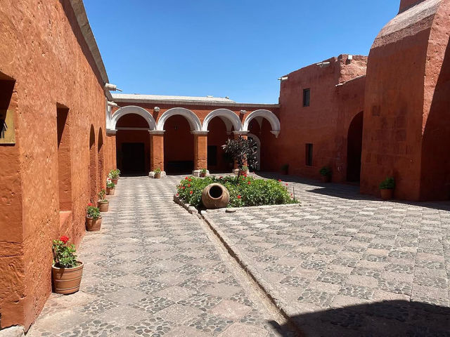 A Vibrant Oasis of History and Color A Vibrant Oasis of History and Color