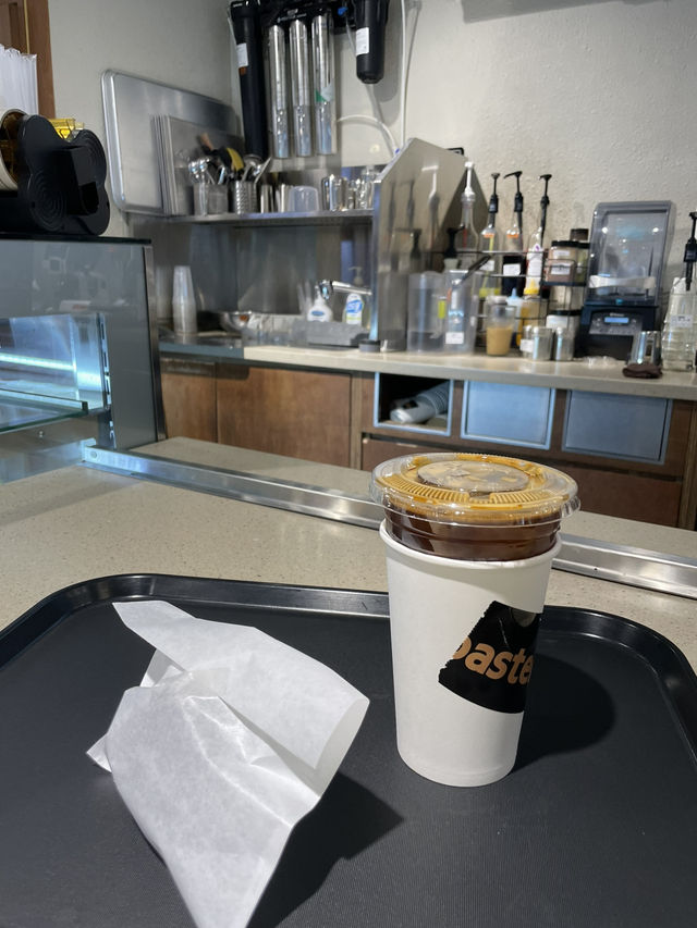 유로스커피 로스터스, 삼성동에서 발견한 유럽 감성 카페☕️✨ 유로스커피 로스터스, 삼성동에서 발견한 유럽 감성 카페☕️✨