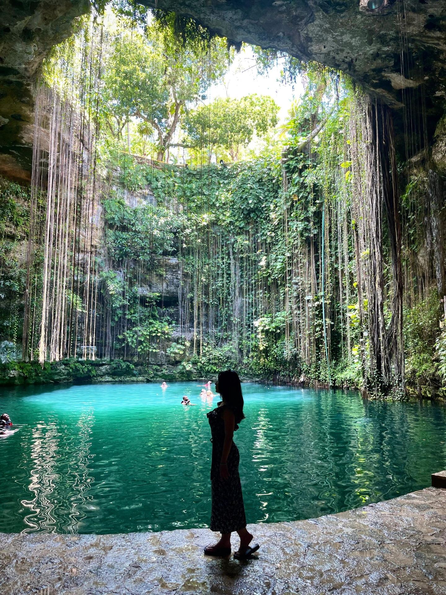 Cancun’s Must-See: My Magical Dive into Ik Kil Cenote, the Sacred Blue Well of the Maya 🌿