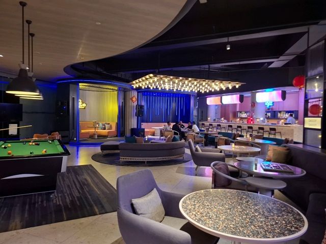 Aloft Bali Kuta at Beachwalk｜住在海灘與潮流之間的設計旅店