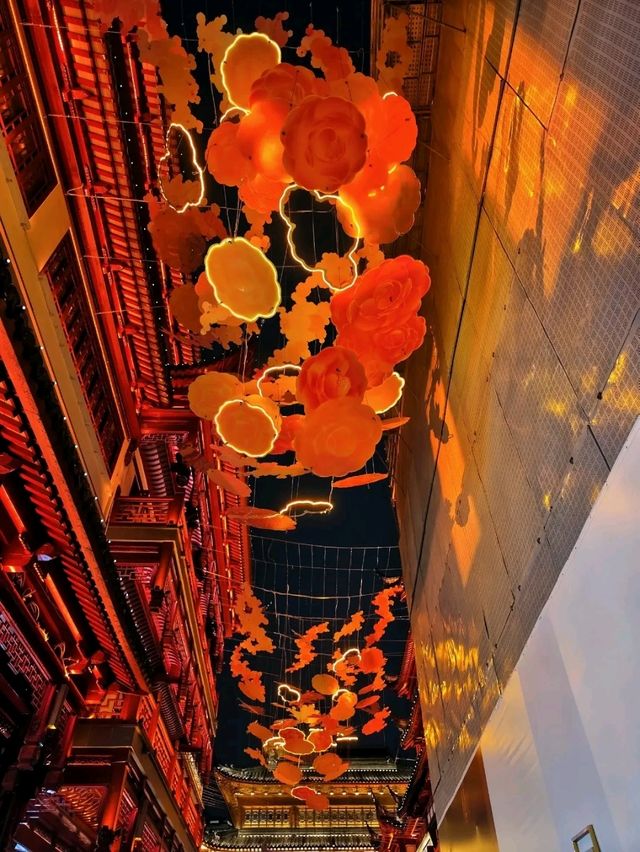 豫園老街，上海百年豫園市場。｜Trip.com 上海