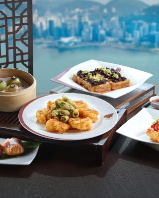 [World’s Highest Cantonese Dining] Breathtaking 102nd-Floor Views of Victoria Harbour! Tin Lung Heen: Multi-Year Michelin Two-Star Winner × Signature Iberico Pork BBQ × Exquisite Fine Dining in the Clouds.