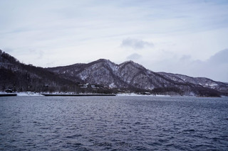 ❄️🏔️ 눈 덮인 도야호… 그림처럼 하얀 풍경