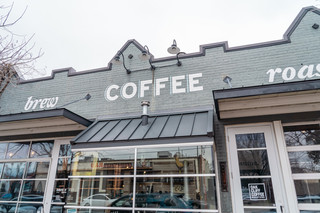 A Dallas Route from a Coffee Storefront to Patio Art and Temple Arches