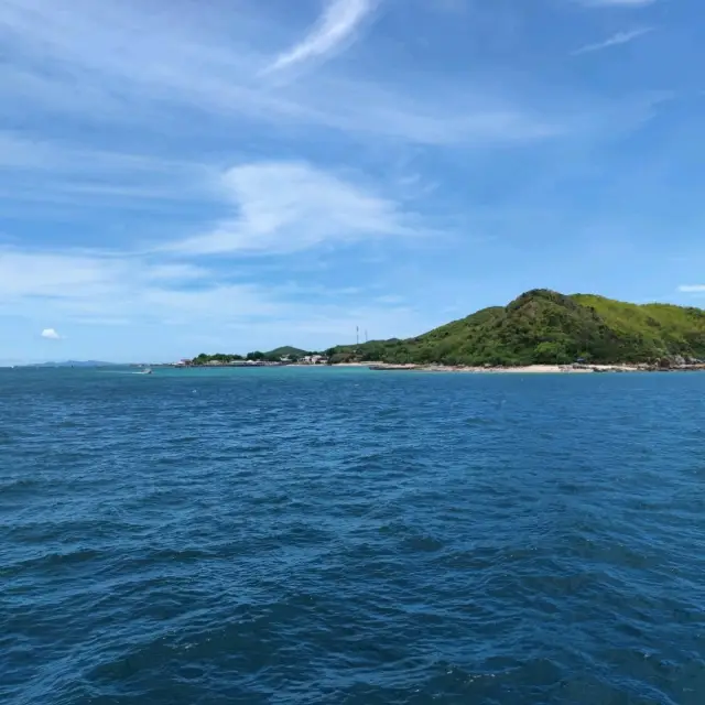 Koh Larn Island is a great getaway close to Pattaya!