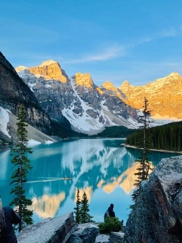 🏞️ Moraine Lake: 2-Day Adventure 🛶🌄