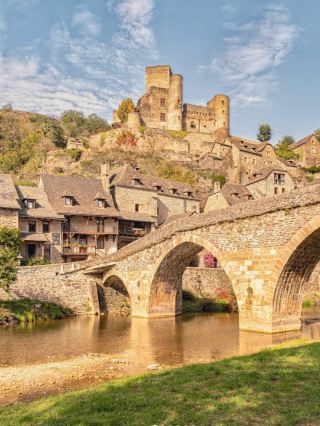 The biblical Belcastel in Aveyron! 🍀🌻