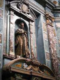 Medici Chapel 美第奇家族禮拜堂 - 華麗絕美的石材聖殿