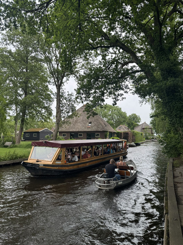  【オランダ、ヒートホールン（Giethoorn）】オランダのヴェネツィアでボートツアーと散歩
