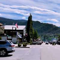 🏡 Where to Stay for Rocky Mountain National Park? Let’s Talk Towns + Tips! 🏞️