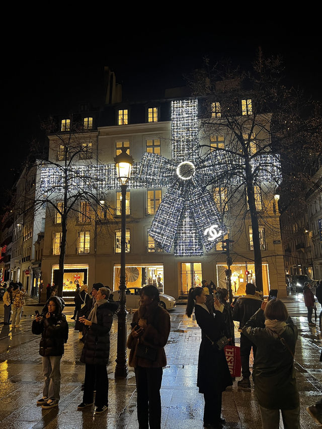 When Paris Lights Up, the Night Comes Alive 🇫🇷