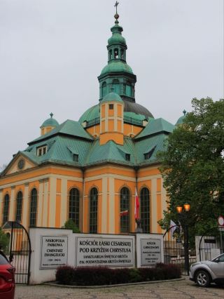 เจาะลึกโบสถ์บาโรกสุดไอคอนิกแห่งเจเลเนียกูรา: Exaltation of the Holy Cross