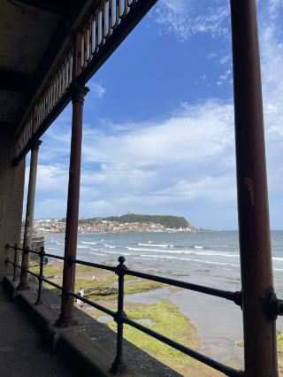 🎹 Sea Views, Stroke of Luck and the KING OF THE KEYBOARDS: Our Unexpected Scarborough Afternoon 🎶n