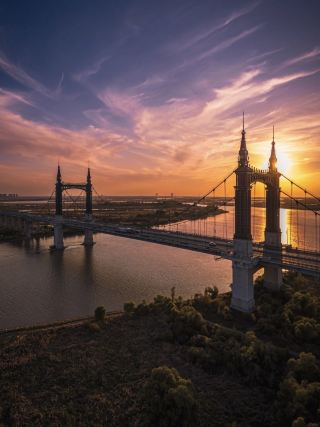 The Yamintan Bridge over the Songhua River. Beauty in any season.