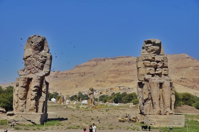 【Travel around the 🌍 world】Egypt🇪🇬. The Colossi of Memnon.