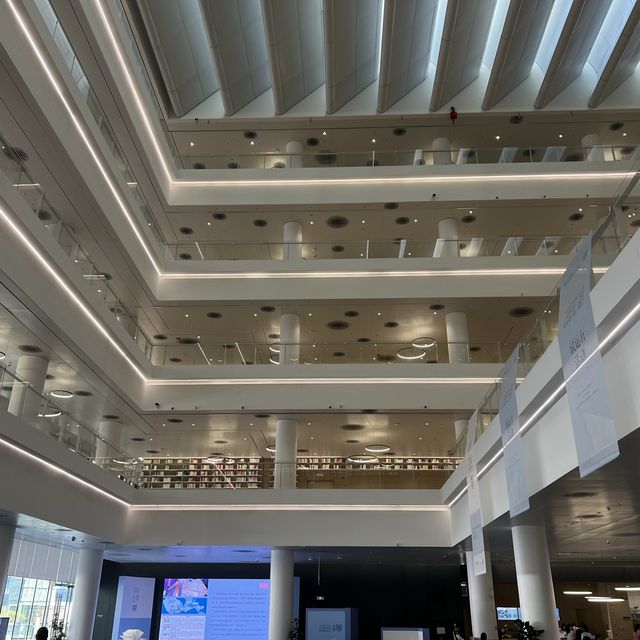 打卡深圳圖書館（北馆）