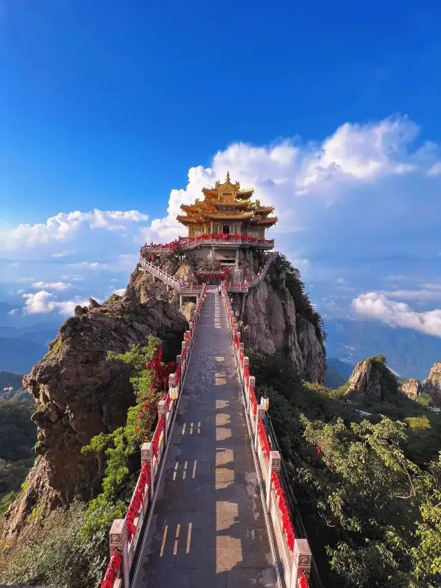 Only see the green mountains but not you, Luoyang Laojun Mountain