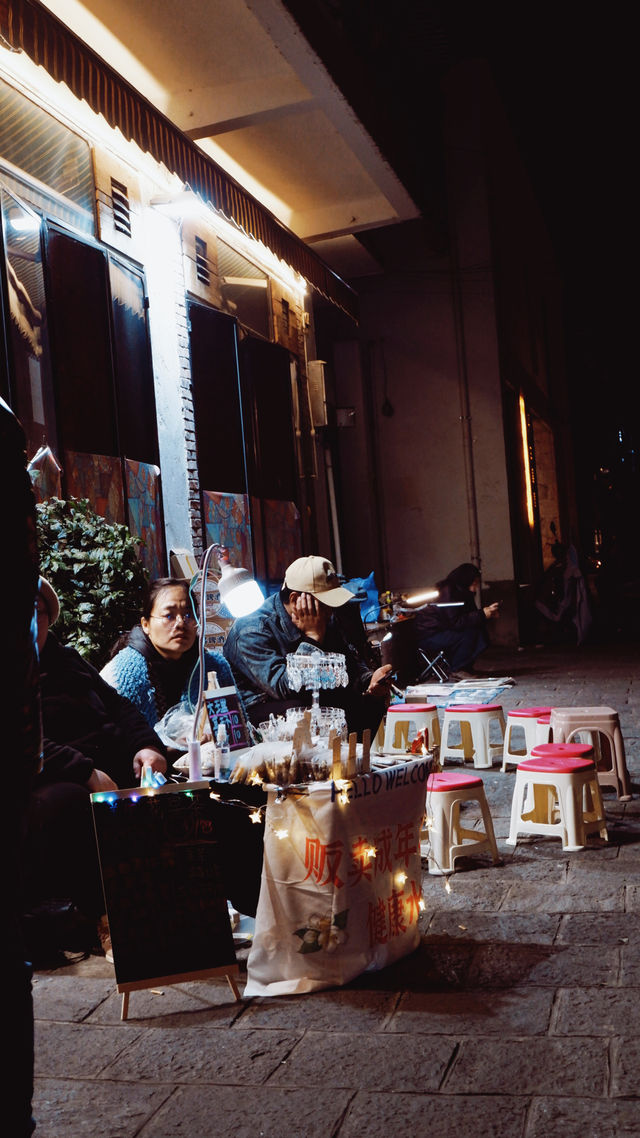 大理｜大理古城中的文藝夜市擺地攤路線