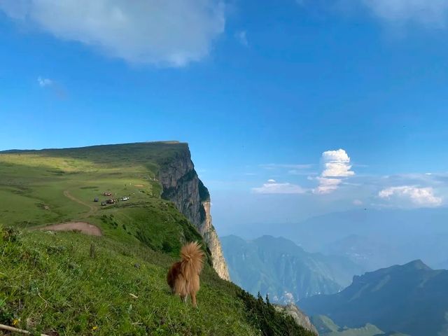 地球的邊緣：涼山州雷波龍頭山大斷崖