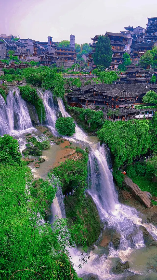 The ancient town of Furong Town on the waterfall in Xiangxi!