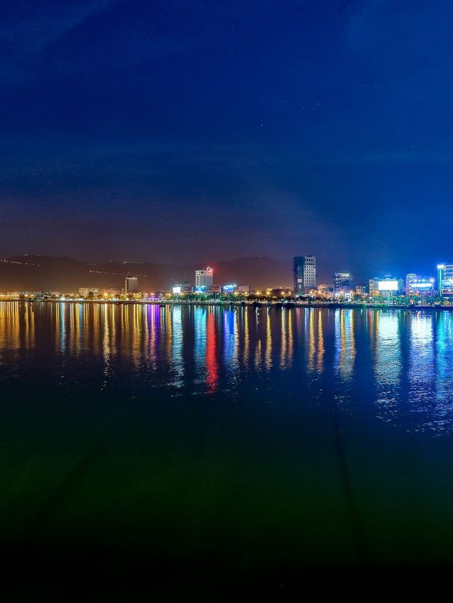 🌟 Da Nang Delights: Hilton's Luxe River Views & Eats 🌟