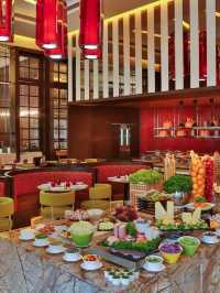 🌟 Guwahati Getaway: Top Stay at Radisson Blu! 🛏️🌿