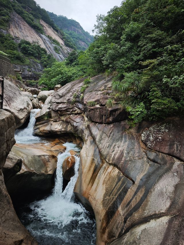 皖南秘境·離城市不遠，離自然很近鄣山大峽谷