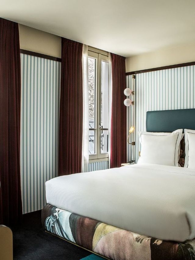 🌟 Parisian Chic: Stay Near the Champs-Élysées! 🌟