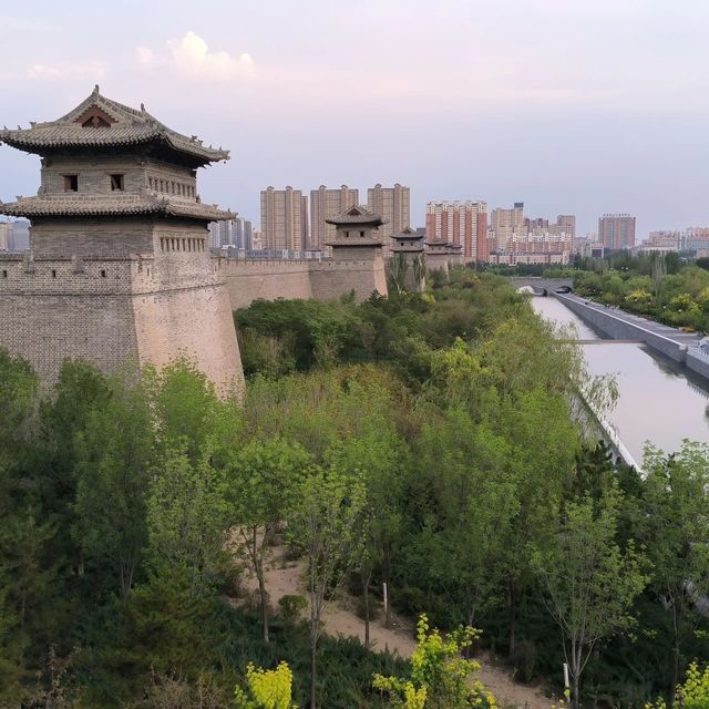 《夜賞大同古城牆，邂逅千年風華》