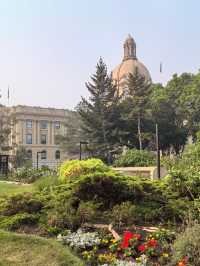 艾伯塔省議會大廈：埃德蒙頓的標誌性建築，必打卡！